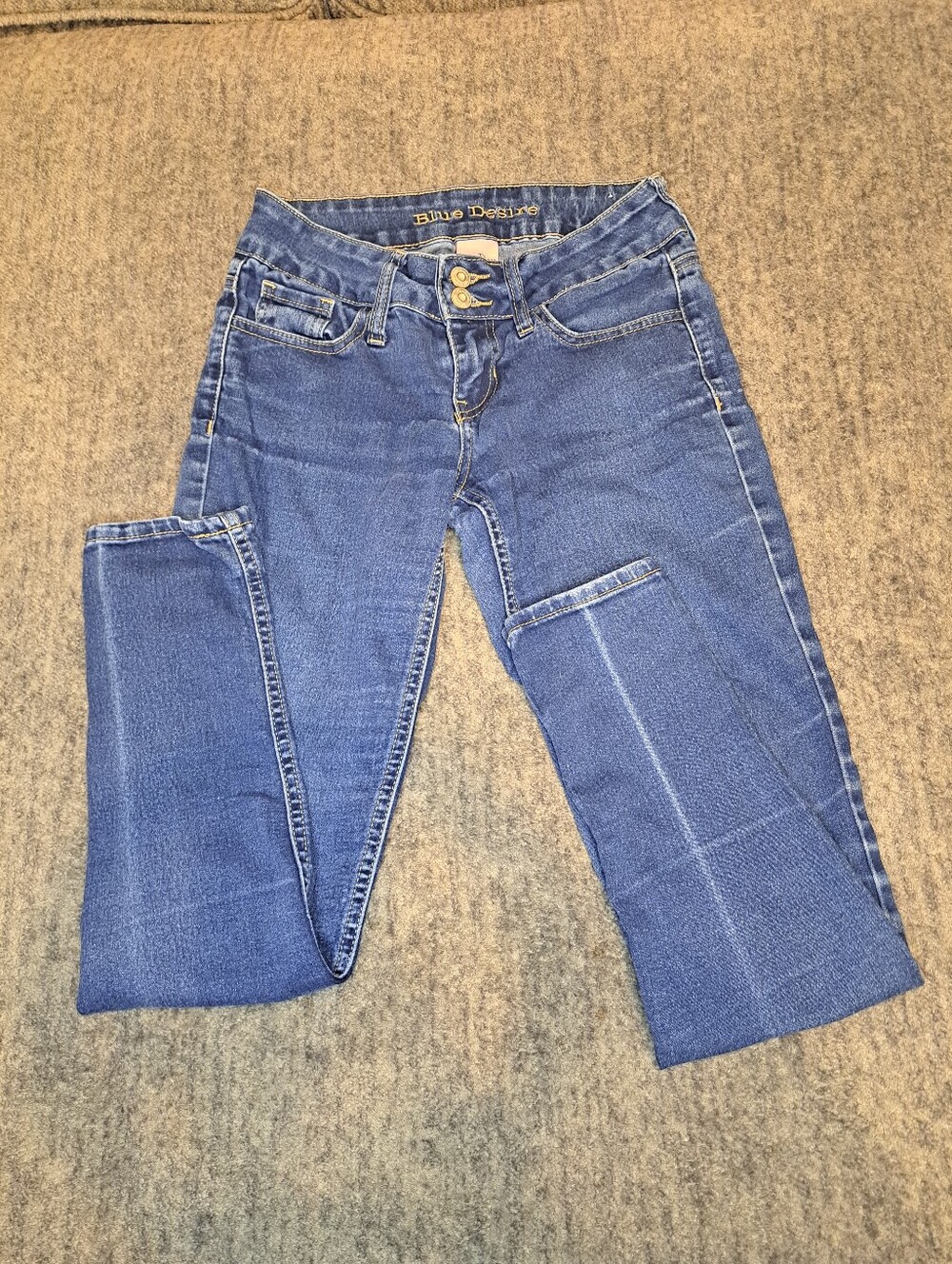 Blue Desire Size 3 Dark Wash Skinny Jeans Double Button